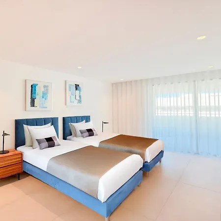 アパート Poolside Garden View Luxury