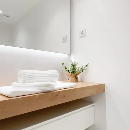 Poolside Garden View Luxury *