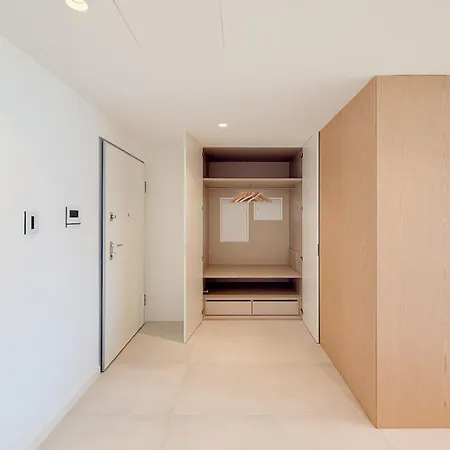 Poolside Garden View Luxury アパート *