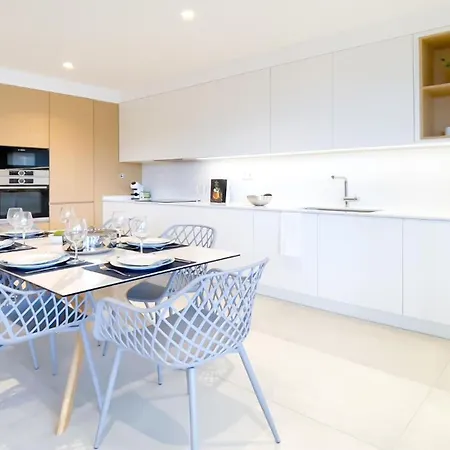 Poolside Garden View Luxury * Santo Amaro