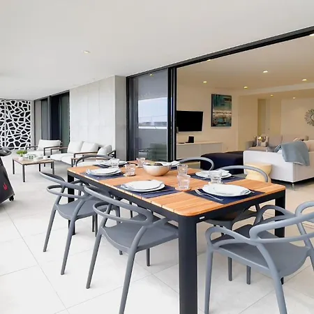 Poolside Garden View Luxury *