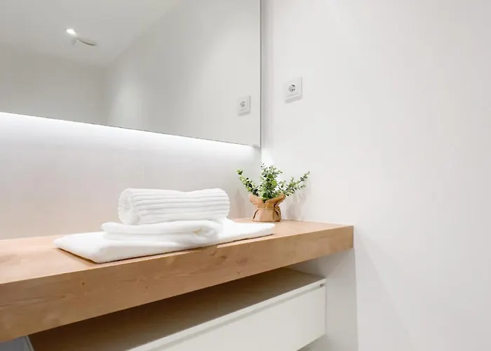 Poolside Garden View Luxury *