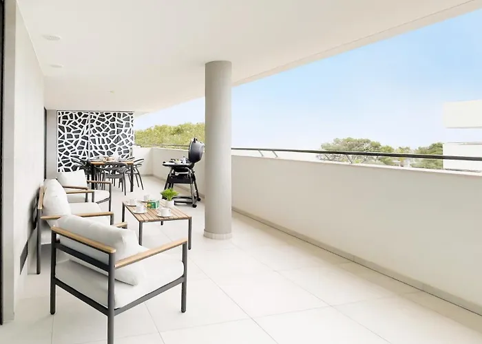 Poolside Garden View Luxury Santo Amaro (Algarve)